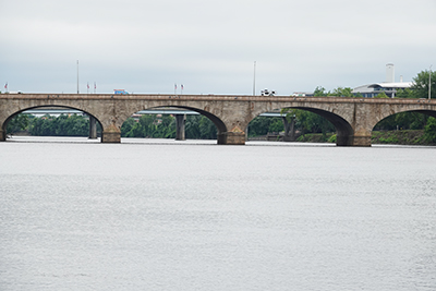 Photo of I-84 bridge.