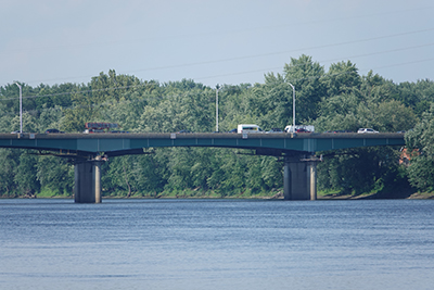 Photo of I-91 bridge.